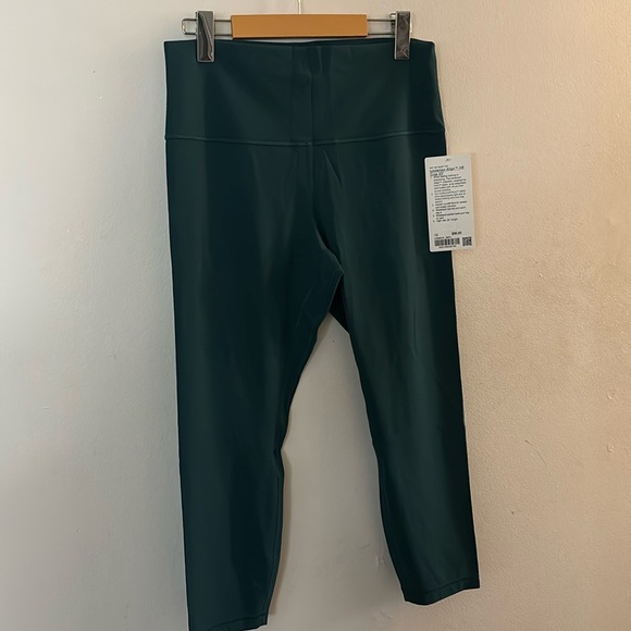 NWT LULULEMON ALIGN HR CROP 23’’ - Picture 2 of 13